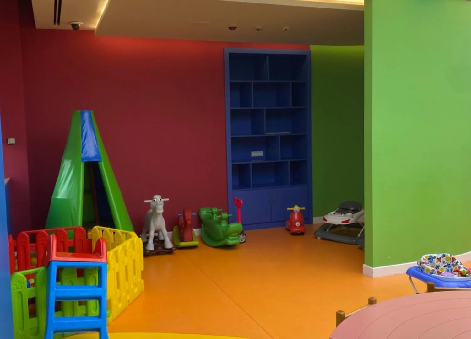 Emaar Square Rezidans Apartment Istanbul Turkey